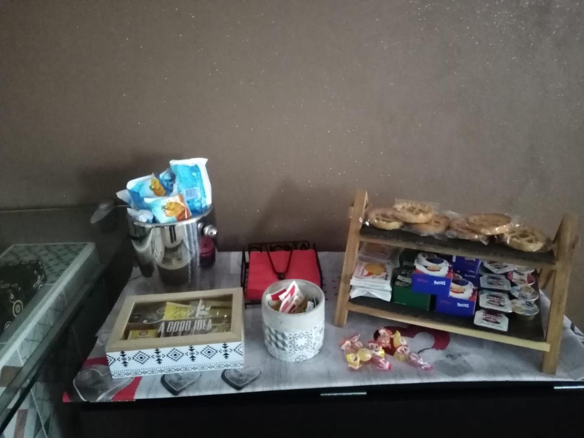 Emmanueli65 Fronte Clinica Per 5 Matrimoniale 2 Singoli 1 Divano Letto Piacenza Buitenkant foto